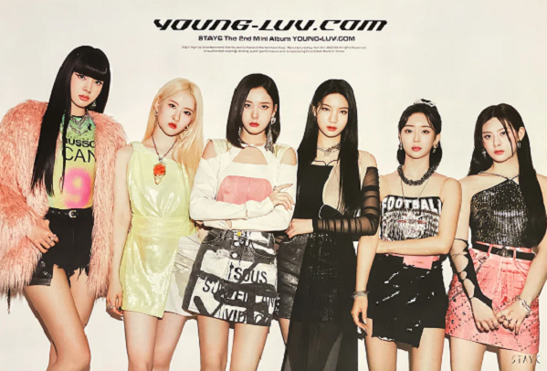 Plakat STAYC - YOUNG-LUV.COM V2