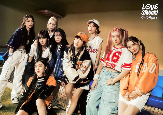 Plakat KEP1ER - LOVESTRUCK! ver. LOVE STRIKE