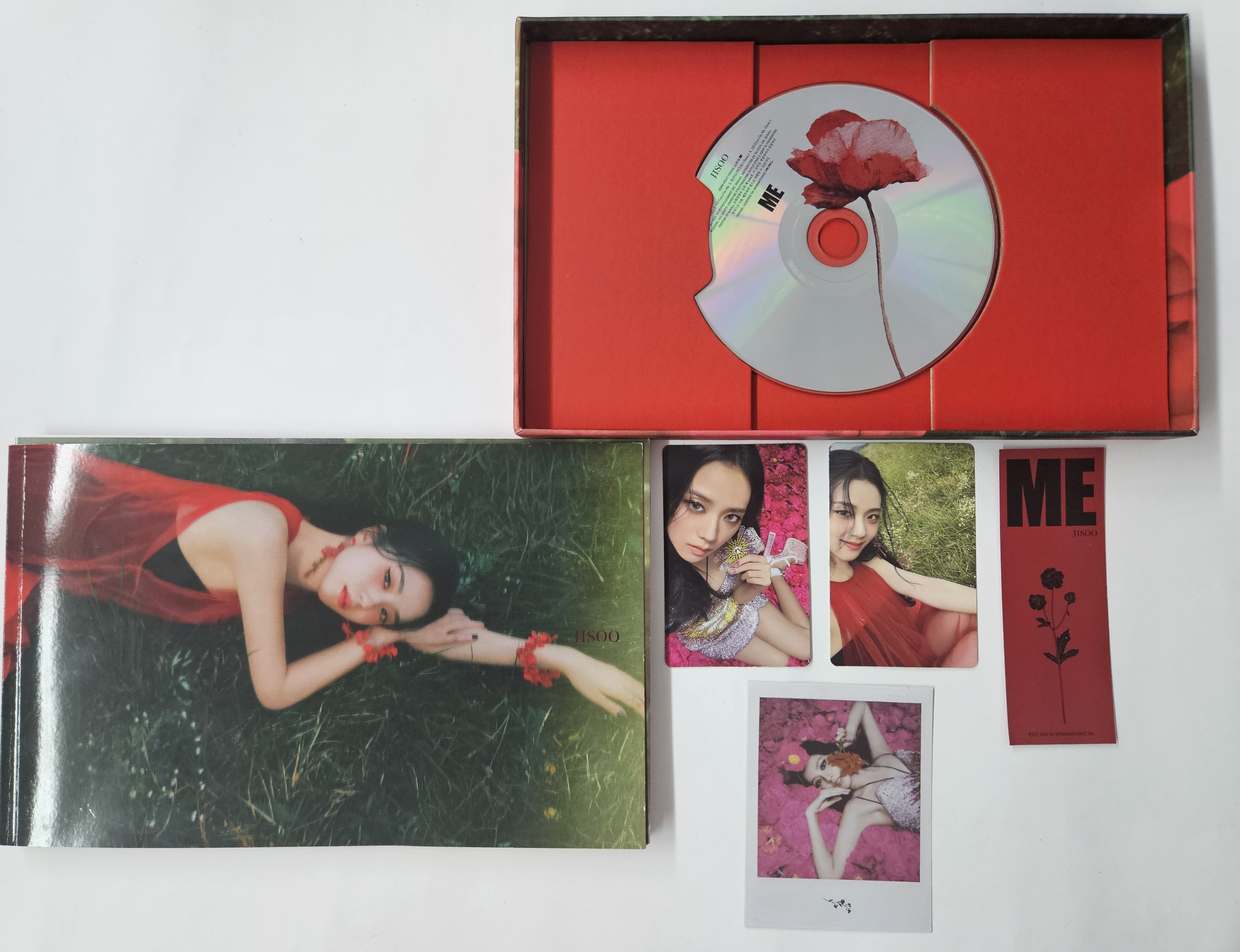 !!USZKODZONE!! JISOO - FIRST SINGLE ALBUM ver. RED