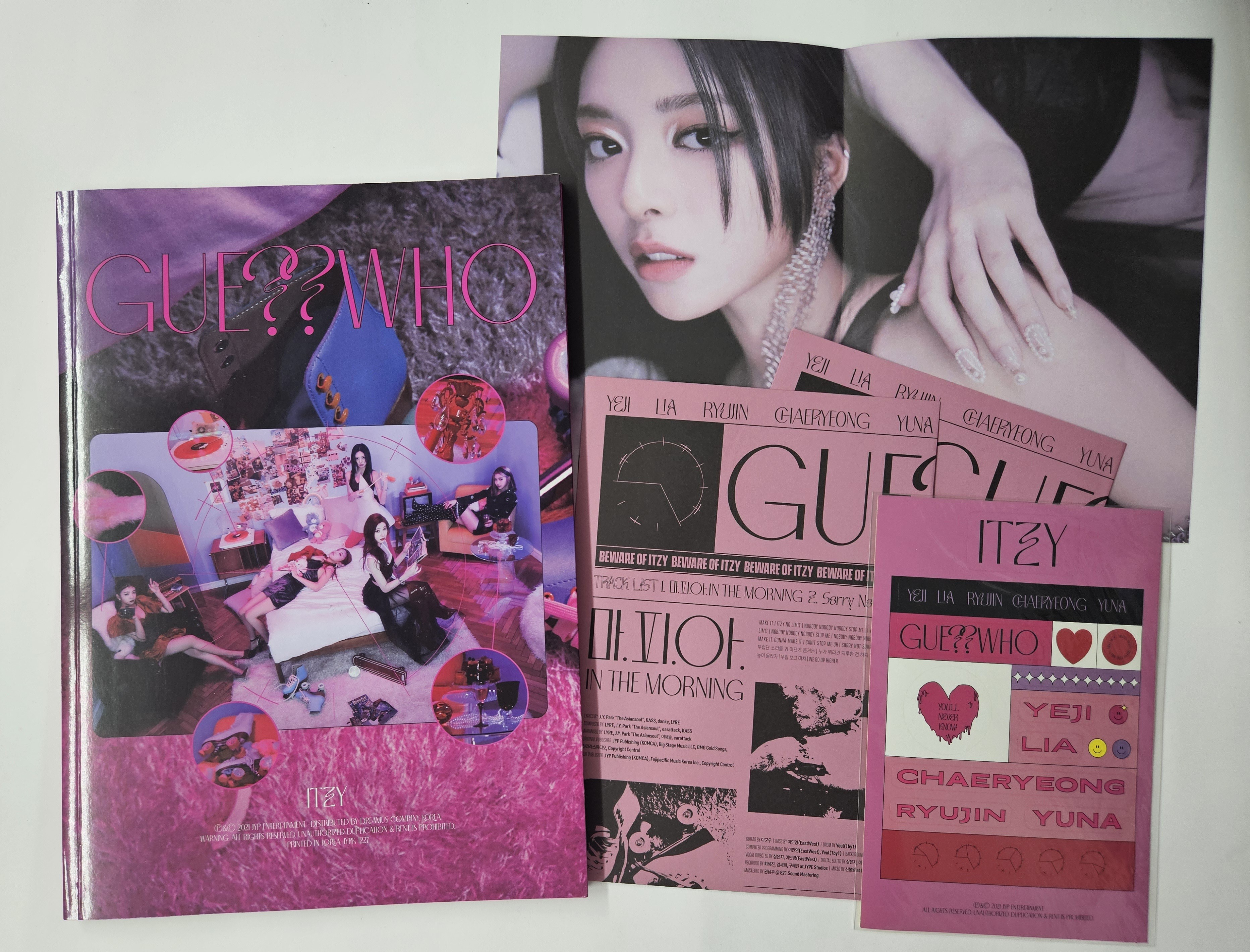 !!OTWARTE!! ITZY - GUESS WHO ver. DAY