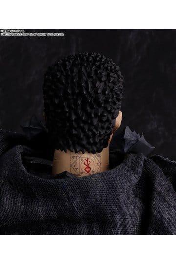 Preorder: Berserk S.H.Figuarts Action Figure Guts (Berserker Armor) 16 cm — figurka z tyłu
