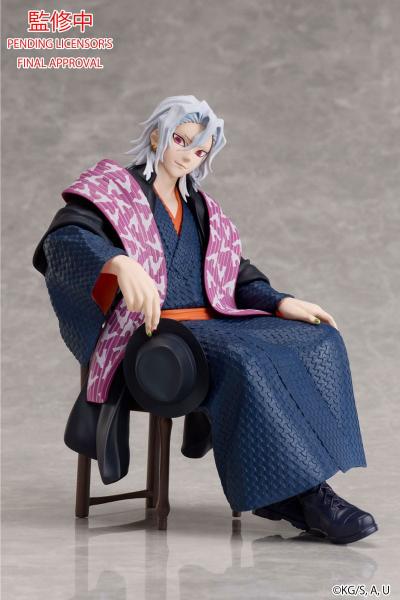 Statuetka - Tengen Uzui (chair) (Demon Slayer)