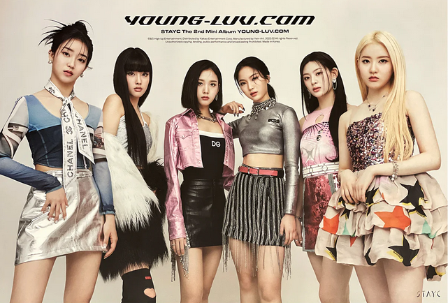 Plakat STAYC - YOUNG-LUV.COM V1