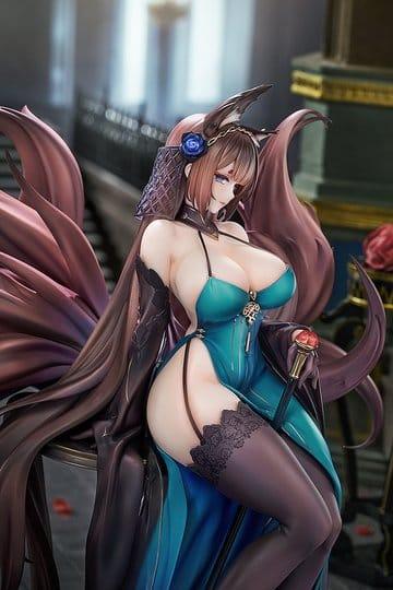 Preorder: Azur Lane PVC Statue 1/7 Amagi: Throne of Fallen Petals Ver. 27 cm — zdjęcie 3